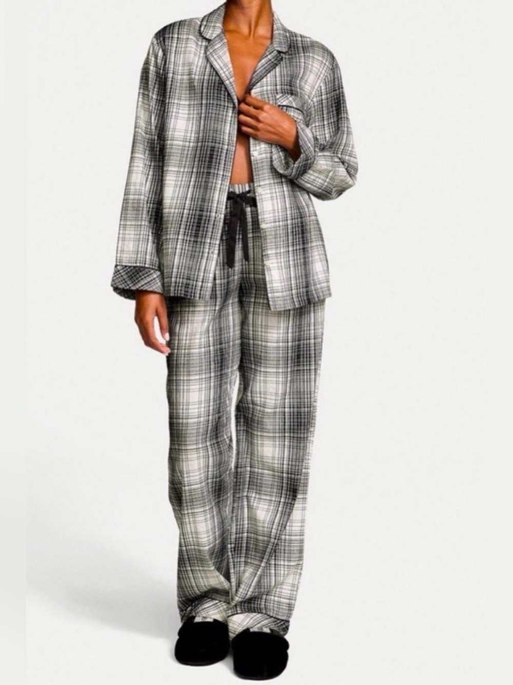 Victoria's Secret Black & White Plaid Flannel Pyjama Set – Size M